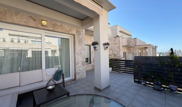 Resale - Town House -
Torrevieja - aguas nuevas