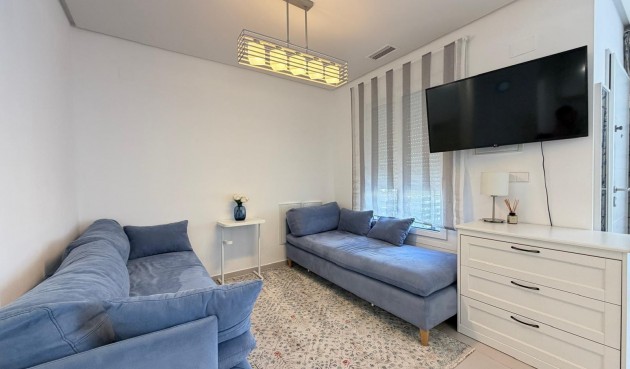 Resale - Town House -
Torrevieja - aguas nuevas