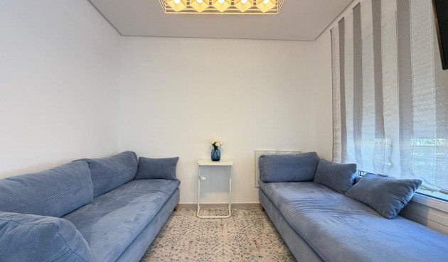 Resale - Town House -
Torrevieja - aguas nuevas