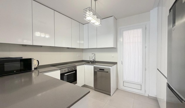 Resale - Town House -
Torrevieja - aguas nuevas