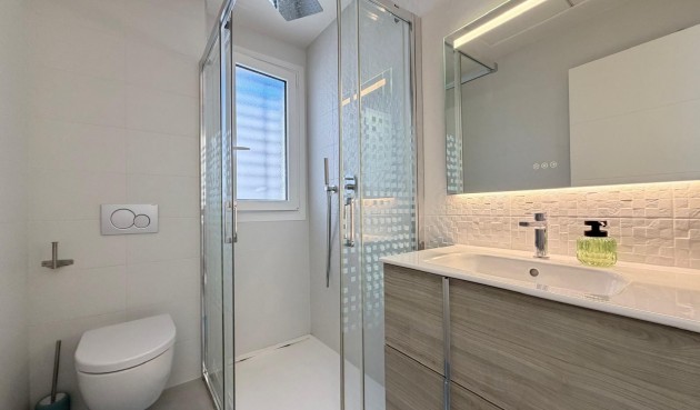 Resale - Town House -
Torrevieja - aguas nuevas