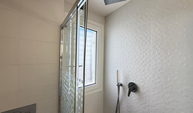 Resale - Town House -
Torrevieja - aguas nuevas