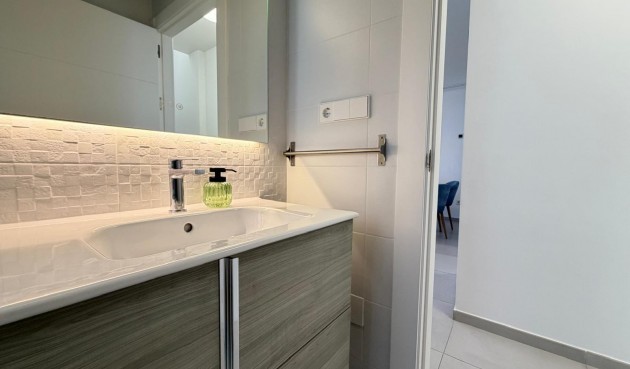 Resale - Town House -
Torrevieja - aguas nuevas