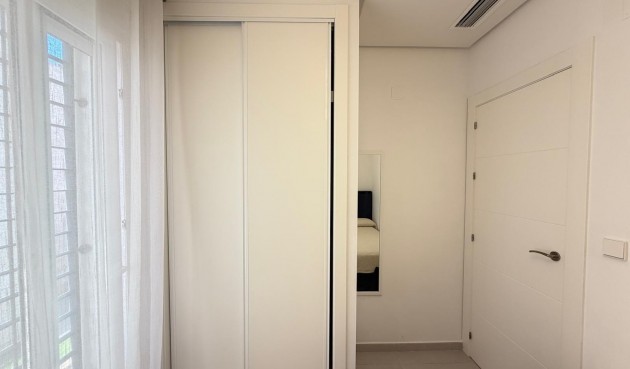 Resale - Town House -
Torrevieja - aguas nuevas