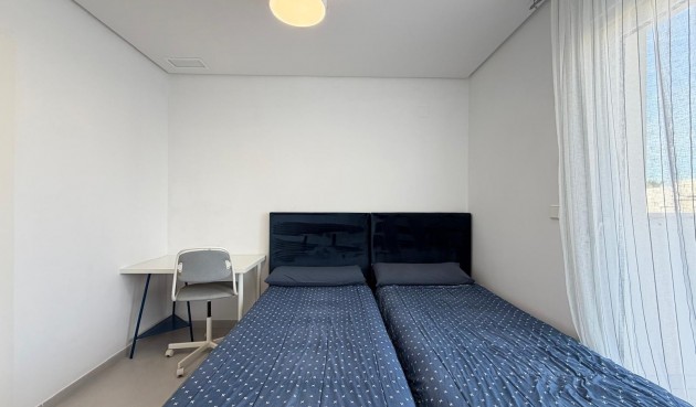 Resale - Town House -
Torrevieja - aguas nuevas