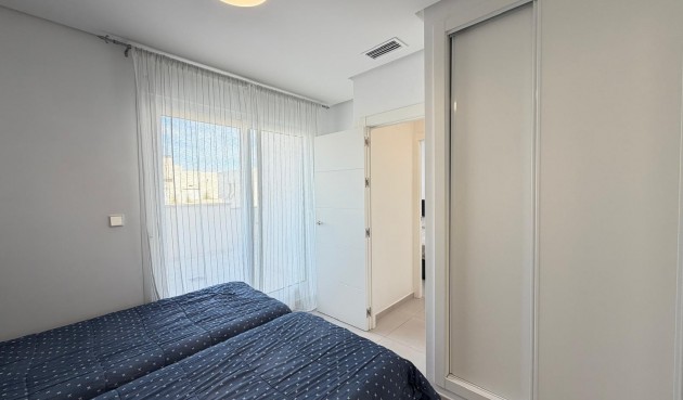 Resale - Town House -
Torrevieja - aguas nuevas