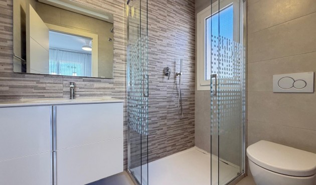 Resale - Town House -
Torrevieja - aguas nuevas