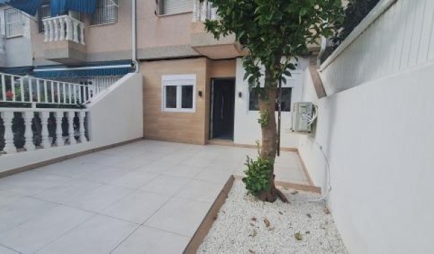 Resale - Bungalow -
Lo Pagan - Villananitos