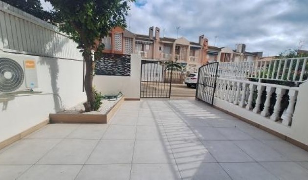 Resale - Bungalow -
Lo Pagan - Villananitos