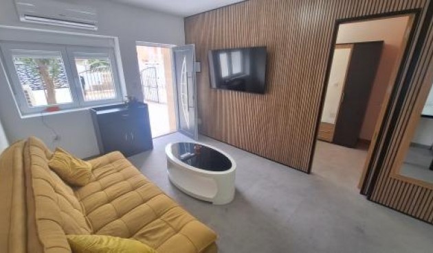 Resale - Bungalow -
Lo Pagan - Villananitos