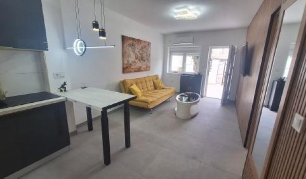 Resale - Bungalow -
Lo Pagan - Villananitos