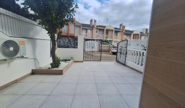 Resale - Bungalow -
Lo Pagan - Villananitos