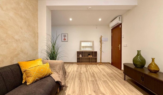 Resale - Apartment -
Lo Pagan - La Puntica