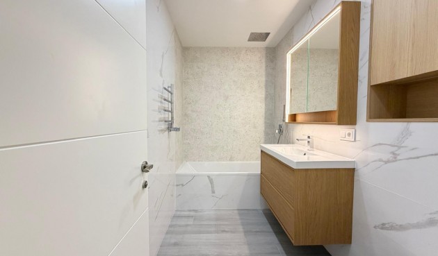 Resale - Apartment -
Torrevieja - Playa del Cura