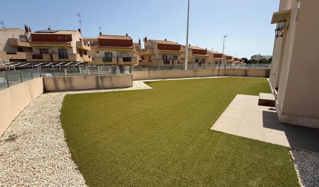 Resale - Bungalow -
Orihuela Costa - La Zenia