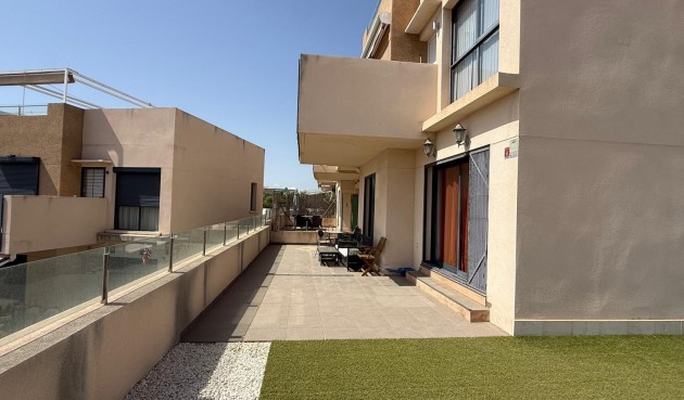 Resale - Bungalow -
Orihuela Costa - La Zenia