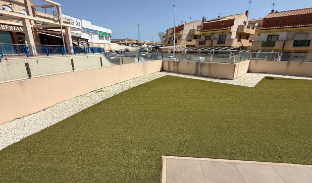 Resale - Bungalow -
Orihuela Costa - La Zenia