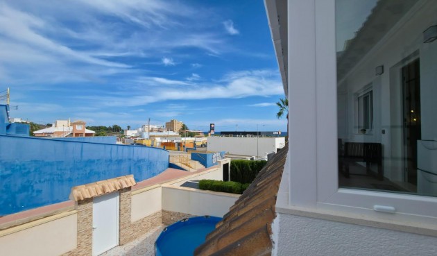 Resale - Bungalow -
Torrevieja - Zona Los Frutales