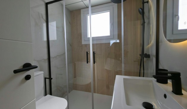 Resale - Bungalow -
Torrevieja - Zona Los Frutales