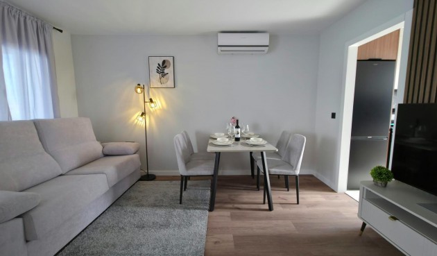 Resale - Bungalow -
Torrevieja - Zona Los Frutales