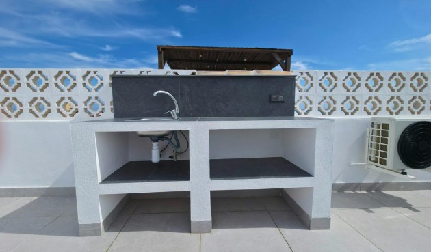Resale - Bungalow -
Torrevieja - Zona Los Frutales