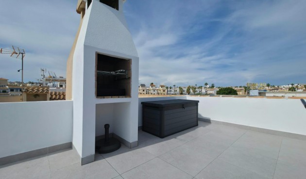 Resale - Bungalow -
Torrevieja - Zona Los Frutales