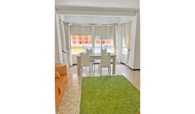 Resale - Apartment -
Guardamar del Segura - Centro