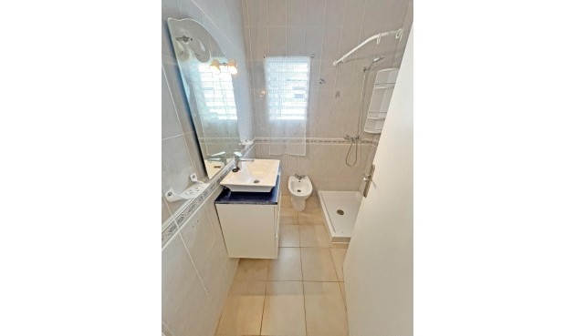 Resale - Apartment -
Guardamar del Segura - Centro