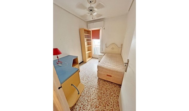 Resale - Apartment -
Guardamar del Segura - Centro