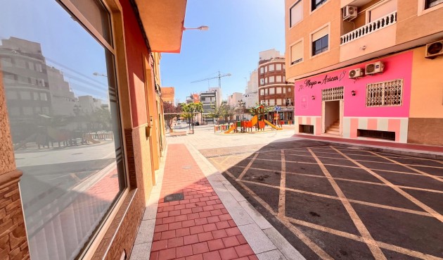 Resale - Apartment -
Guardamar del Segura - Centro