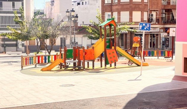 Resale - Apartment -
Guardamar del Segura - Centro