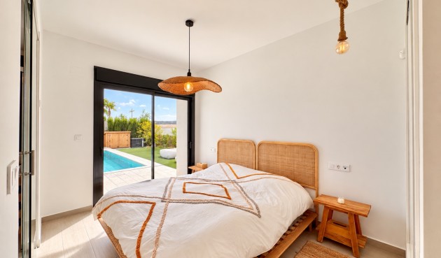 Resale - Villa -
Alicante - Costa Blanca