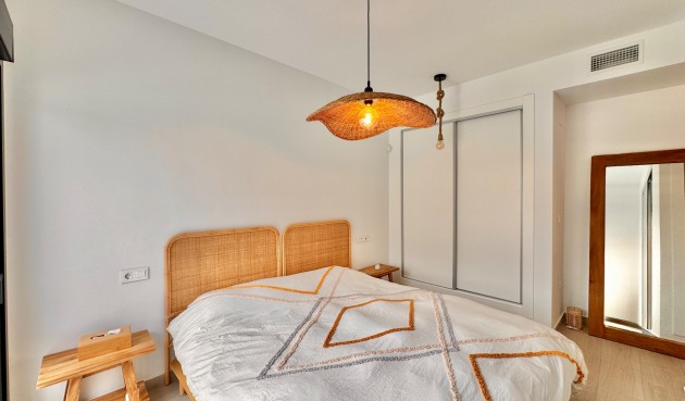 Resale - Villa -
Alicante - Costa Blanca