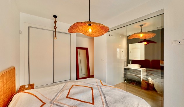 Resale - Villa -
Alicante - Costa Blanca