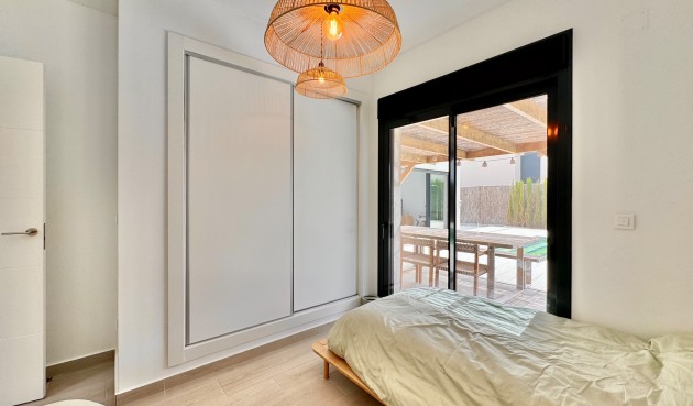 Resale - Villa -
Alicante - Costa Blanca