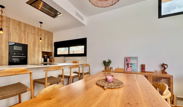 Resale - Villa -
Alicante - Costa Blanca