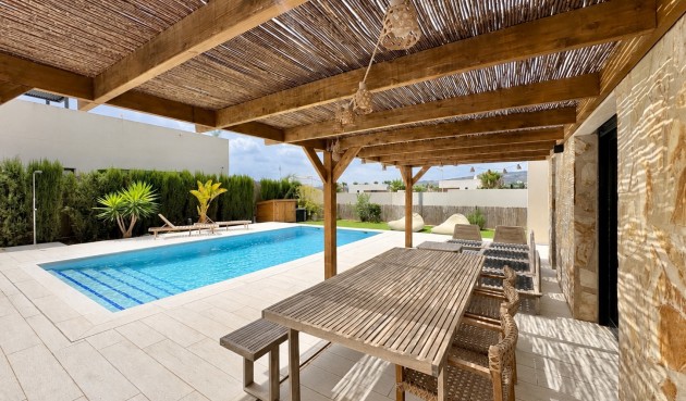 Resale - Villa -
Alicante - Costa Blanca