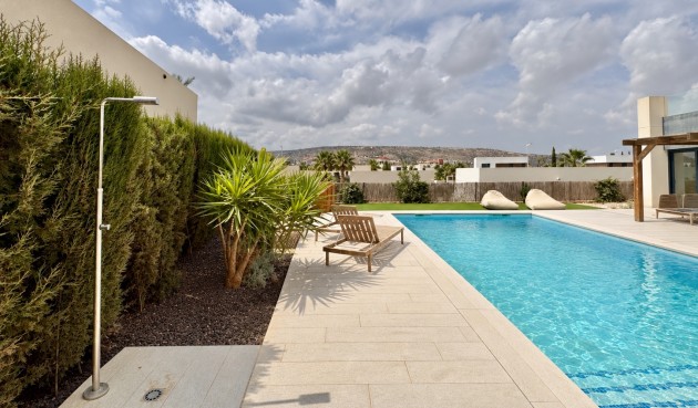Resale - Villa -
Alicante - Costa Blanca