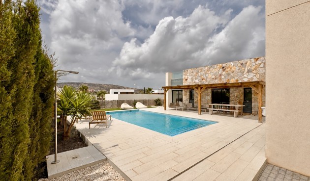 Resale - Villa -
Alicante - Costa Blanca