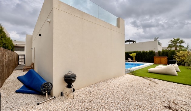Resale - Villa -
Alicante - Costa Blanca