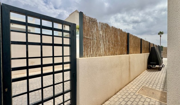 Resale - Villa -
Alicante - Costa Blanca