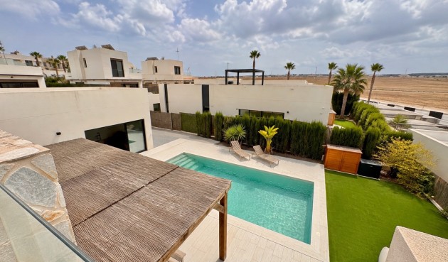 Resale - Villa -
Alicante - Costa Blanca