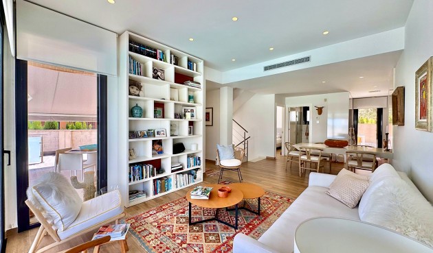 Resale - Villa -
San Miguel de Salinas - Bellavista