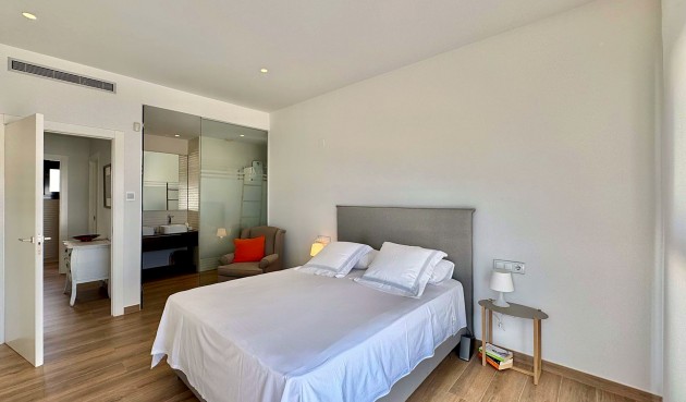 Resale - Villa -
San Miguel de Salinas - Bellavista