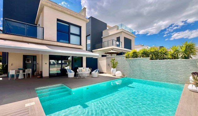 Resale - Villa -
San Miguel de Salinas - Bellavista