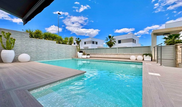 Resale - Villa -
San Miguel de Salinas - Bellavista