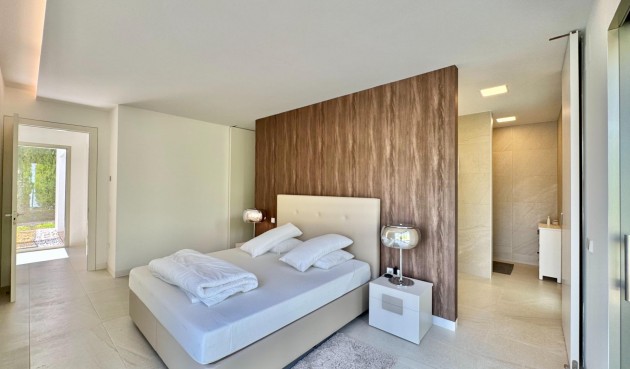 Resale - Villa -
Orihuela - Las Colinas Golf