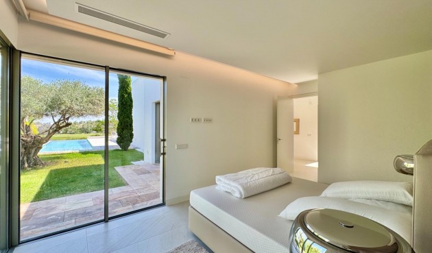 Resale - Villa -
Orihuela - Las Colinas Golf
