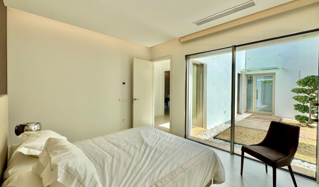 Resale - Villa -
Orihuela - Las Colinas Golf