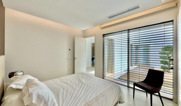 Resale - Villa -
Orihuela - Las Colinas Golf